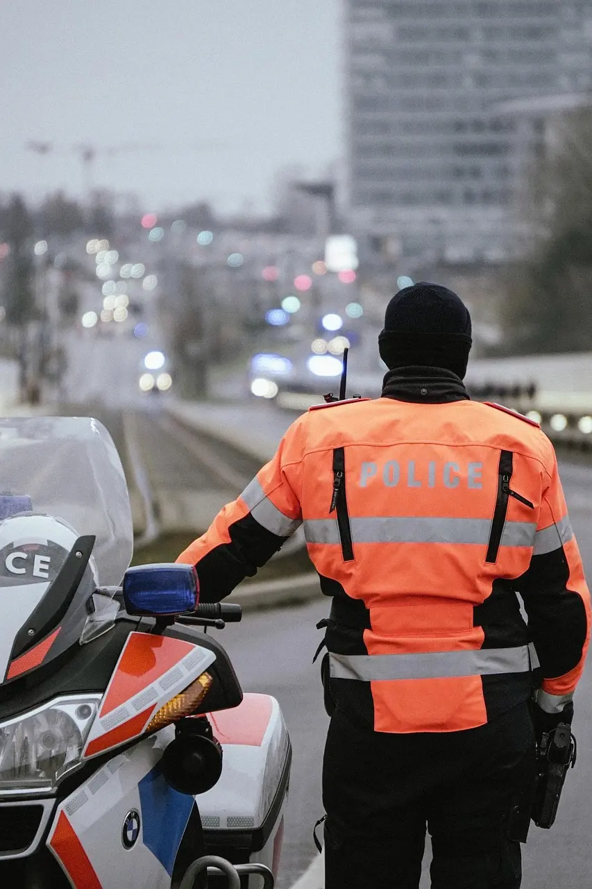 Poliisin nauha estää pääsyn rikospaikalle Jämsänkoskella.