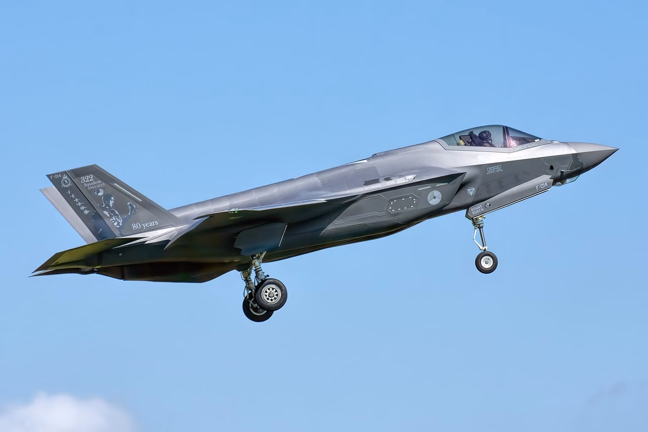 F-35-koneiden esittely Rovaniemen yllä: odotukset muuttuvat pettymyksiksi