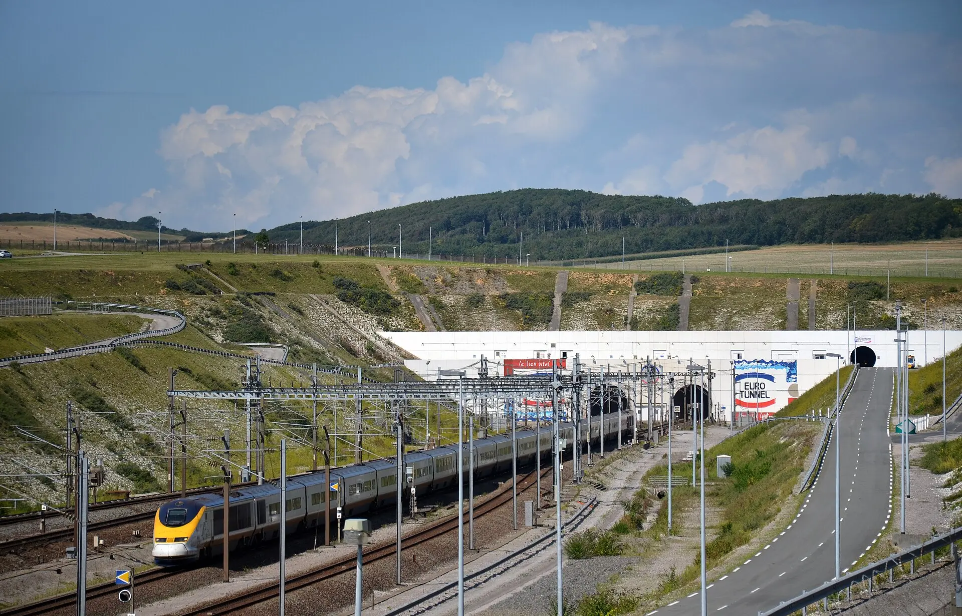TGV TMST 3011-2 - Sortie Tunnel sous la Manche à Coquelles
