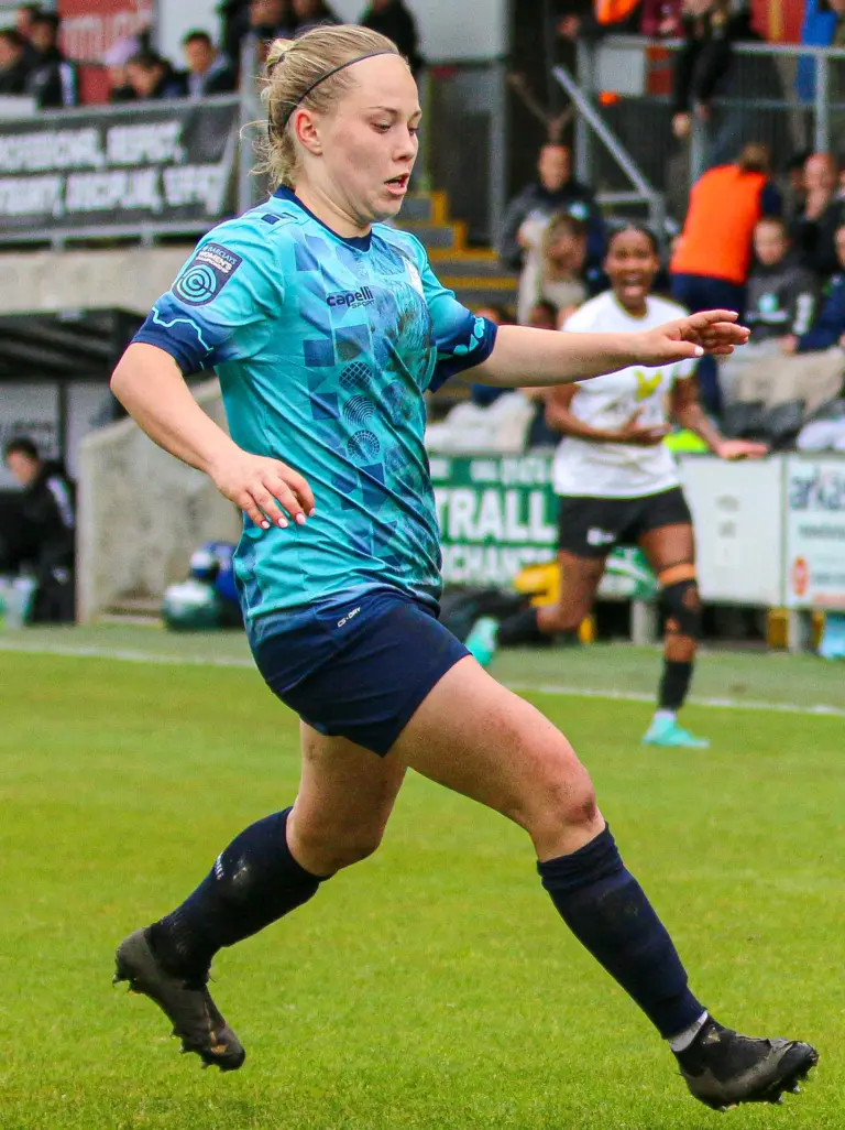 Lotta Lindström