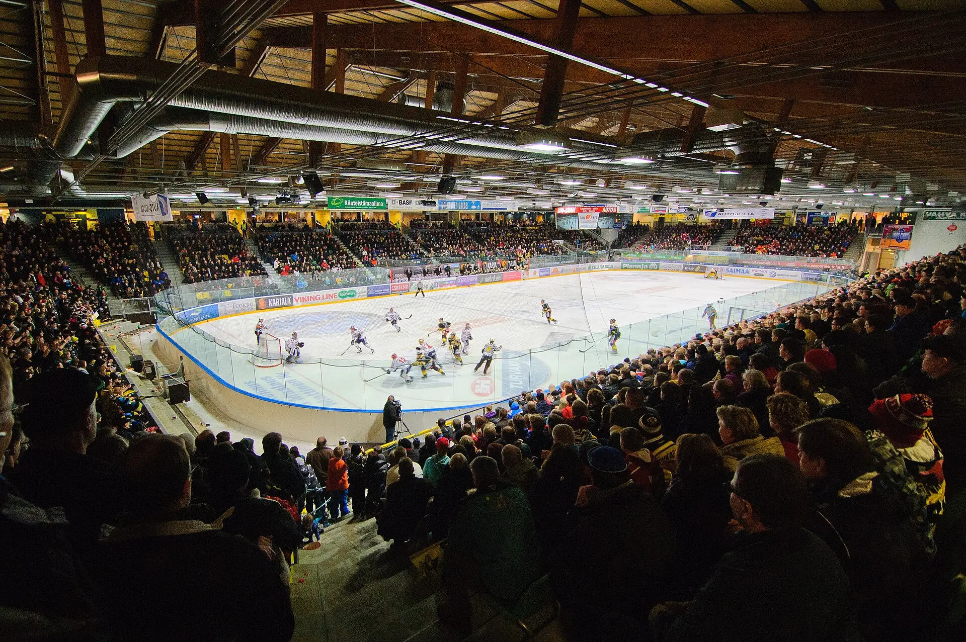 Kisapuiston jäähalli