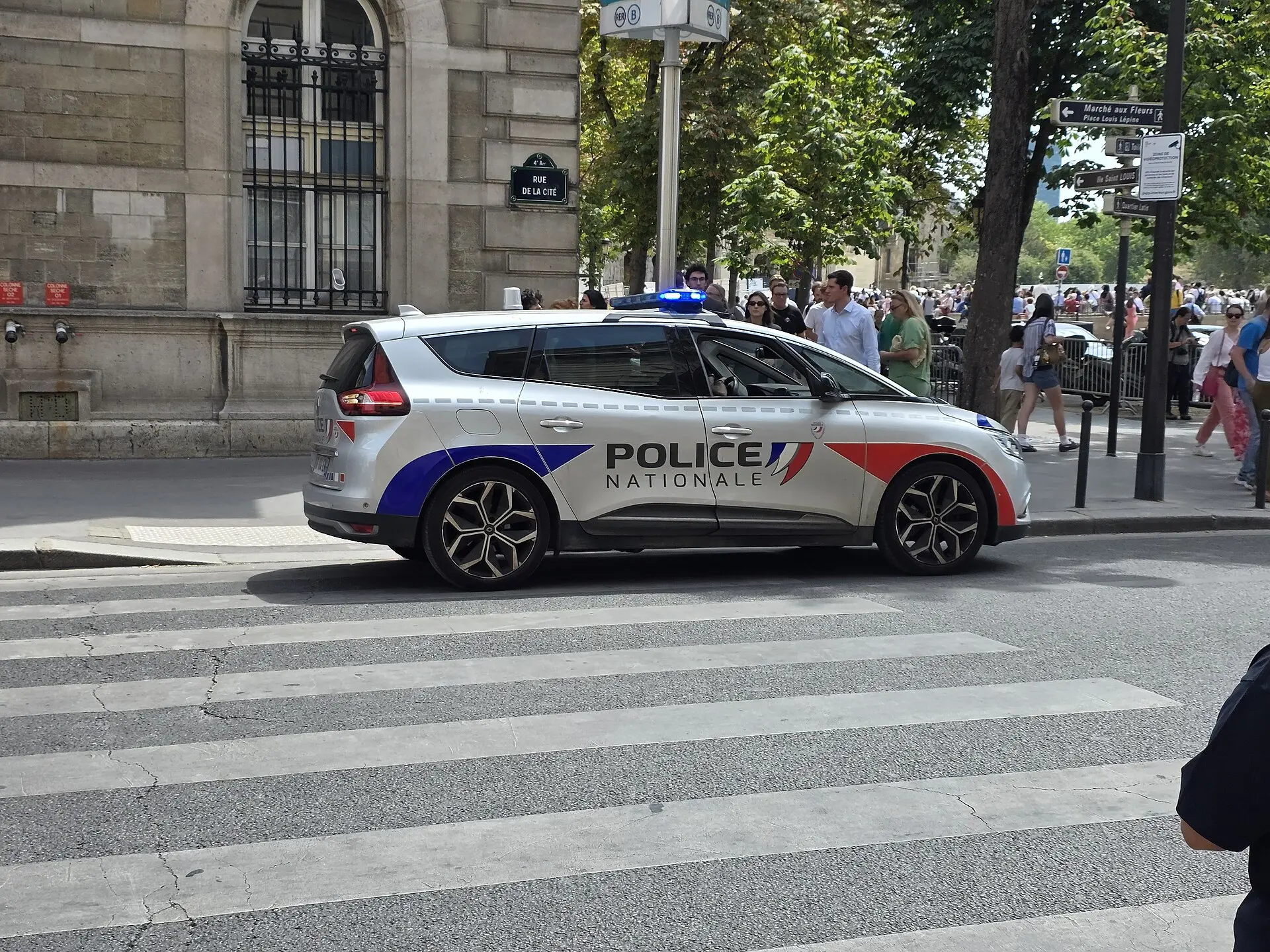 Poliisi