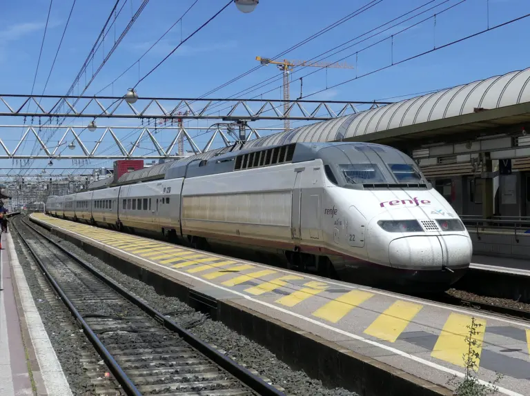 TGV AVE espagnol en gare de Lyon-Part-Dieu (juin 2019)
