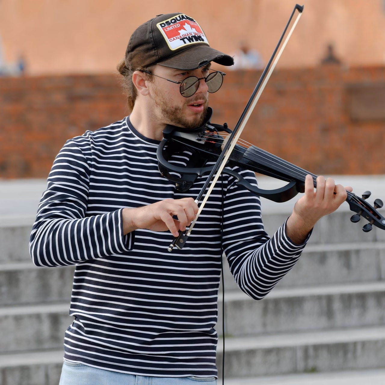 Taiteilijan instrumentti: Rikkoutumisen syvemmät merkitykset