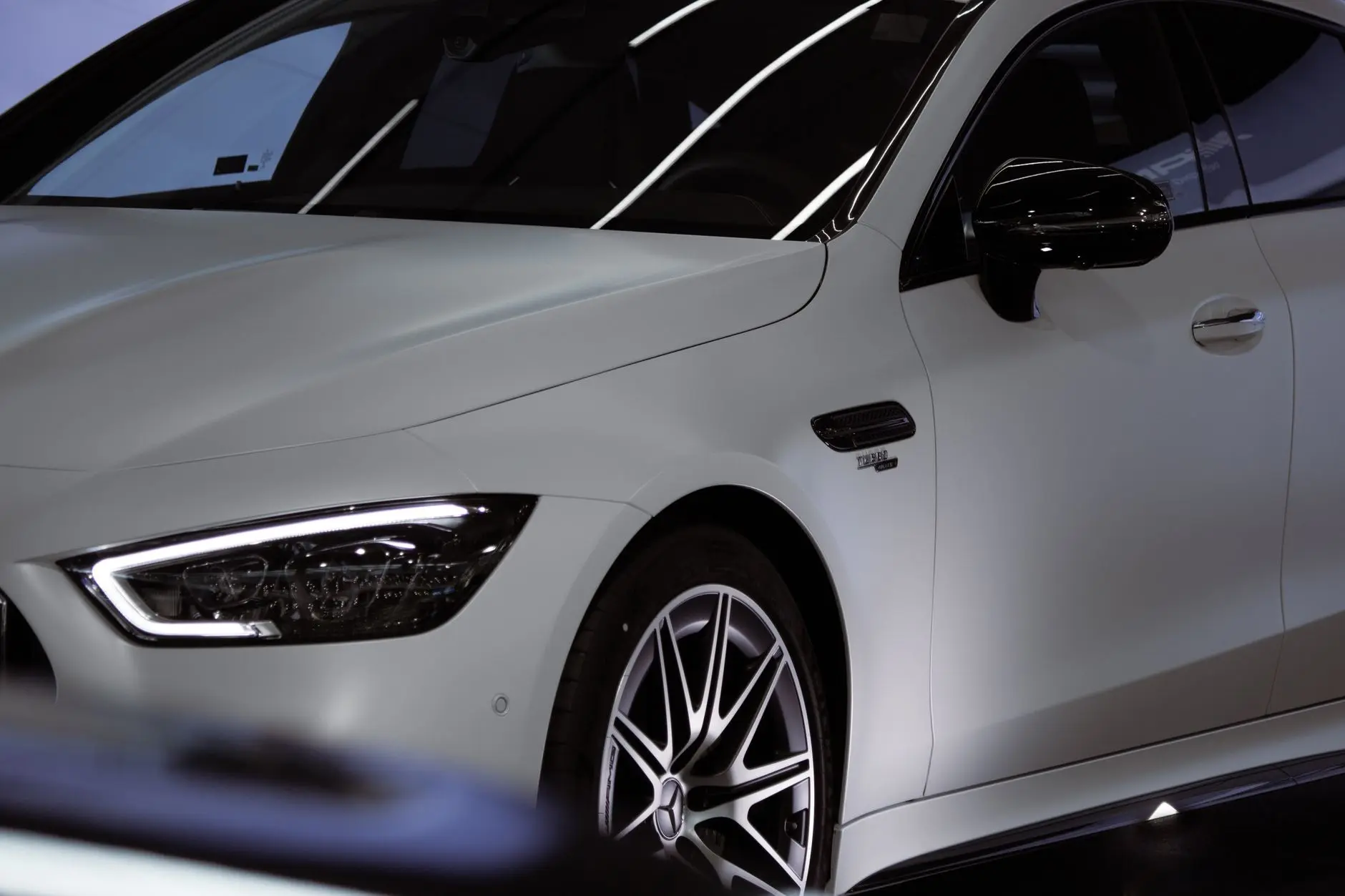 Uuden Hyundai Bayonin moderni muotoilu ja tyylikkäät linjat.